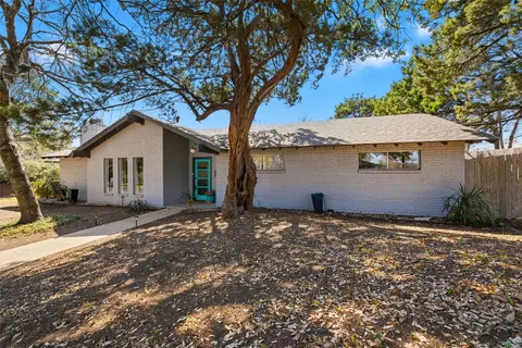 2724 Wooded Acres Dr, Waco, TX 76710
