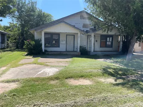 2011 Taft St, Wichita Falls, TX 76309