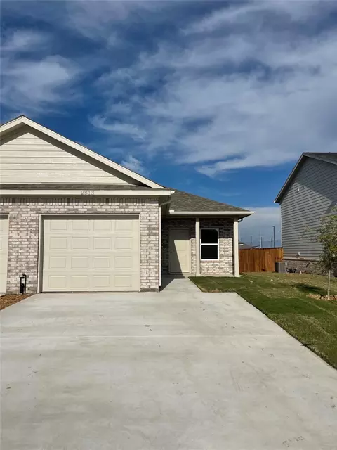 2813-2817 Peony Dr, Sherman, TX 75092