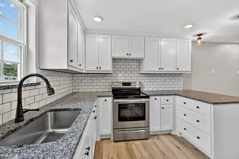 Kitchen - 700 S Denny St, Howe, TX 75459 photo 3 of 4