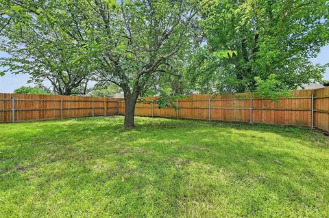 Exterior - 700 S Denny St, Howe, TX 75459 photo 9 of 9