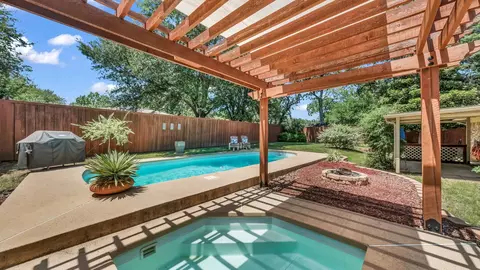 7717 Chasewood Dr, North Richland Hills, TX 76182