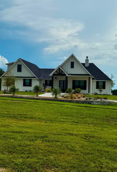 341 Sharla Smelley Rd, Weatherford, TX 76088