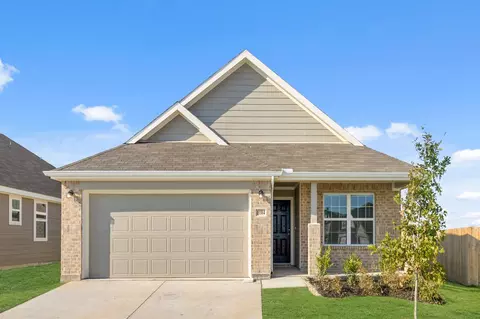 1104 Runway Rd, Fort Worth, TX 76131
