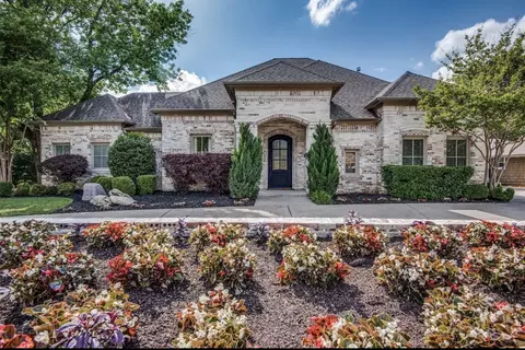 8401 Bluebonnet Rd, Dallas, TX 75209