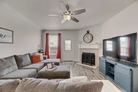 511 Liberty Way, Lake Dallas, TX 75065