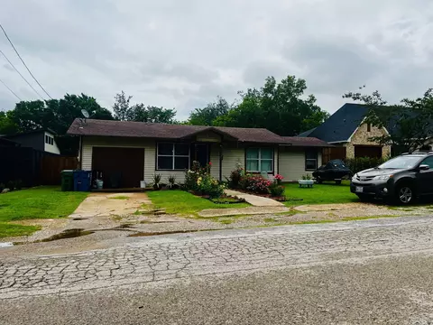 1125 Pine St, Grapevine, TX 76051