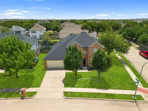 5300 Bellis Dr, Fort Worth, TX 76244
