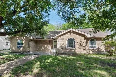 2701 Magnolia Dr, Irving, TX 75062
