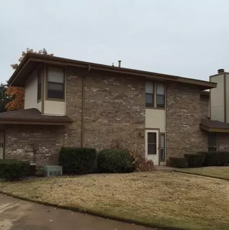 48 Morrow Dr, Bedford, TX 76021