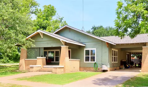203 E Bennett St, Strawn, TX 76475