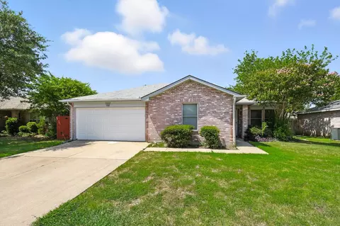 516 Bailey St, Saginaw, TX 76179