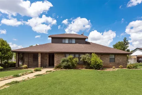 2735 Steamboat Cir, Arlington, TX 76006