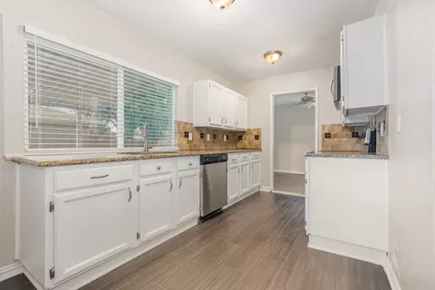 Kitchen - 5905 Cedar Ln, Rowlett, TX 75089 photo 1 of 4