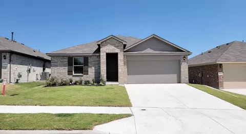 9456 Mountain Pass Dr, Fort Worth, TX 76108