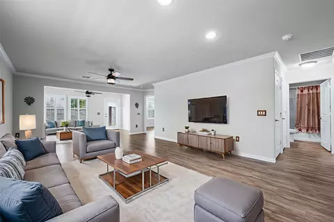 828 Rough Hollow Dr, Mckinney, TX 75071