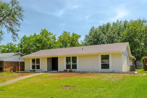 1390 Dogwood Trl, Lewisville, TX 75067