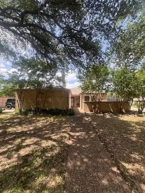 630 Silverstone Dr, Richardson, TX 75080