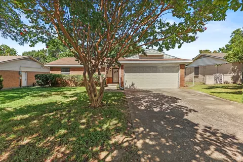 323 Dogwood Dr, Richardson, TX 75080