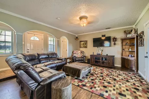 Living - 3814 Calgary Ct E, Irving, TX 75062 photo 1 of 1