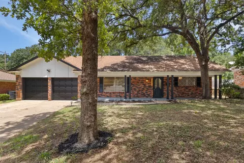 7317 Madeira Dr, Fort Worth, TX 76112