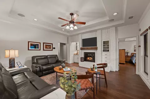 804 Park Hill Dr, Euless, TX 76040 photo 11