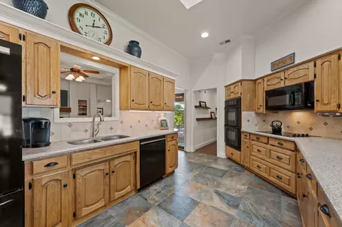804 Park Hill Dr, Euless, TX 76040 photo 14