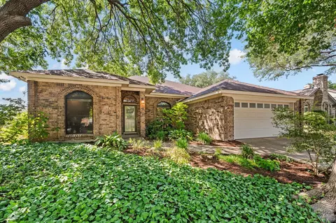804 Park Hill Dr, Euless, TX 76040 photo 2