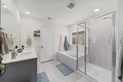 Bath - 1913 Hampton St, Anna, TX 75409 photo 2 of 3