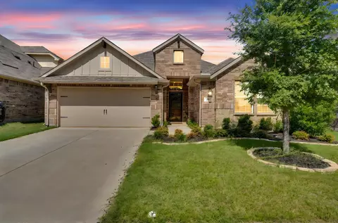 944 Crockett St, Aubrey, TX 76227