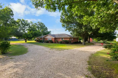 218 College Ave, Era, TX 76238