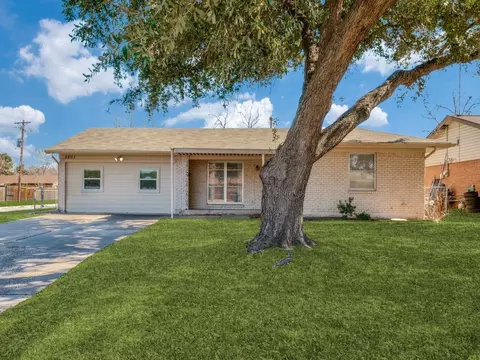 5801 Walraven Cir, Fort Worth, TX 76133