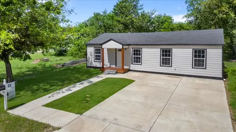 1826 Wellington St, Greenville, TX 75401