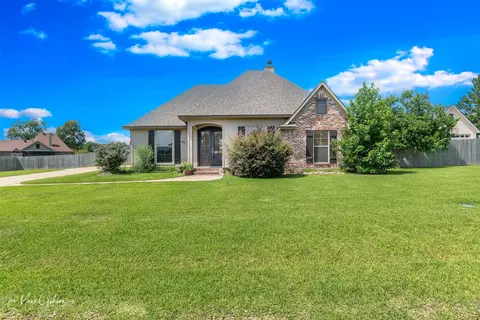 125 Clinton, Stonewall, LA 71078