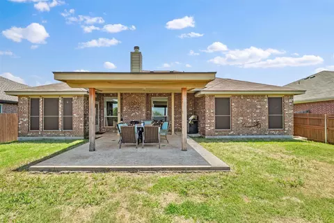 9116 Arlene Dr, White Settlement, TX 76108