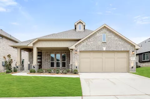 817 Twisted Leaf Ln, Aubrey, TX 76227