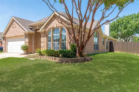 7867 Park Falls Ct, Fort Worth, TX 76137