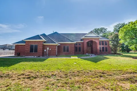 202 Wilkins St, Van Alstyne, TX 75495