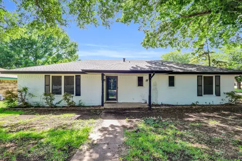 1511 Hillside Dr, Midlothian, TX 76065
