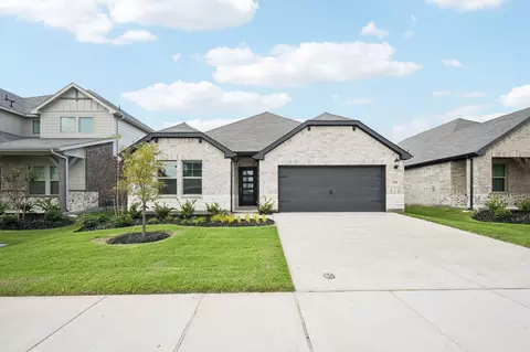 3306 Pat Mayse Dr, Farmersville, TX 75442