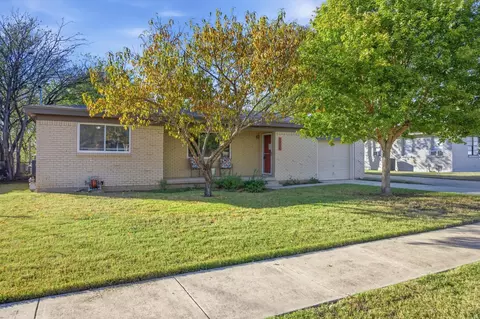 1004 Usher St, Benbrook, TX 76126