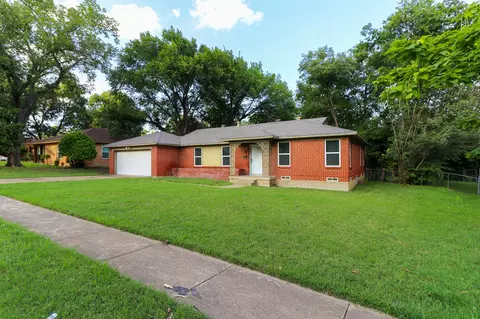 2420 E Kiest Blvd, Dallas, TX 75216