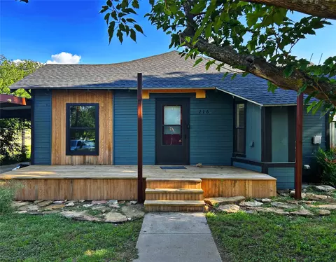216 E 9th St, Coleman, TX 76834