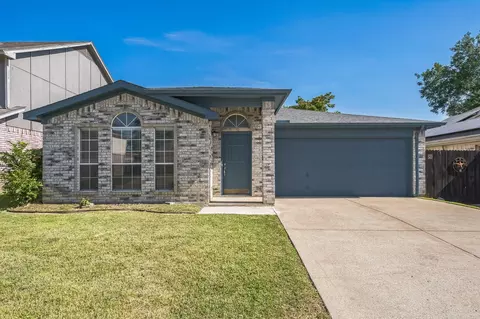 111 Moss Hill Dr, Arlington, TX 76018