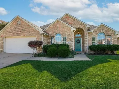 5893 Echo Bluff Dr, Haltom City, TX 76137