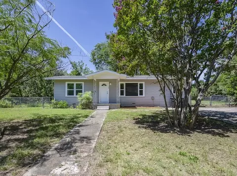 129 Lakewood Dr, Azle, TX 76020