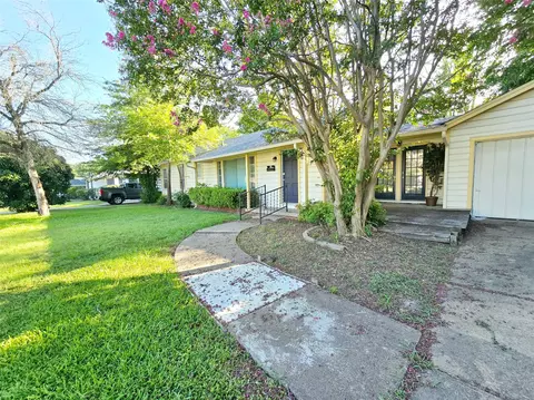 Exterior - 2503 Taylor St, Commerce, TX 75428 photo 4 of 12