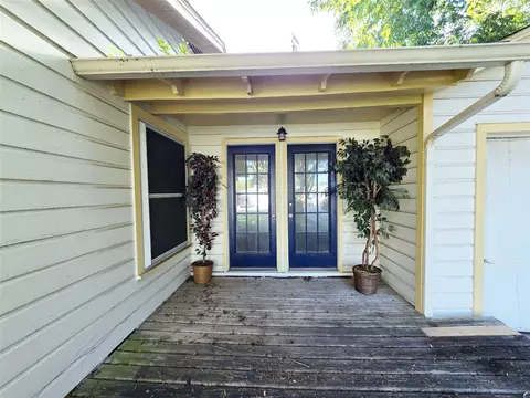 Exterior - 2503 Taylor St, Commerce, TX 75428 photo 7 of 12