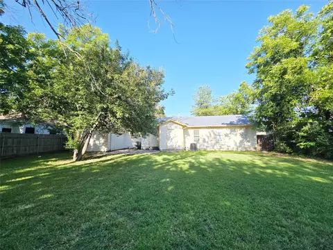 Exterior - 2503 Taylor St, Commerce, TX 75428 photo 11 of 12