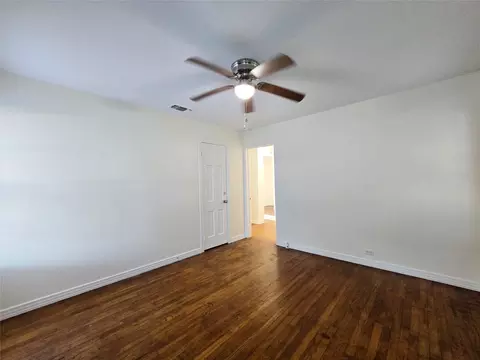 Living - 2503 Taylor St, Commerce, TX 75428 photo 5 of 7